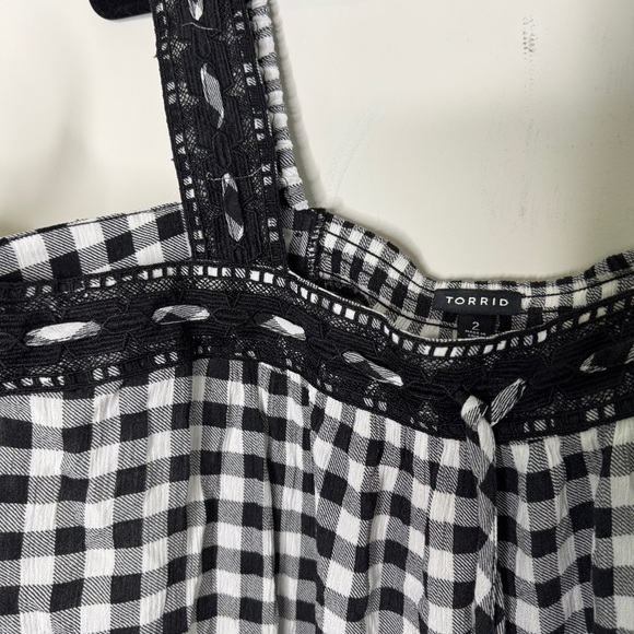 Torrid Washable Gauze Crochet Lace Trim Tank 2X - Picture 5 of 8